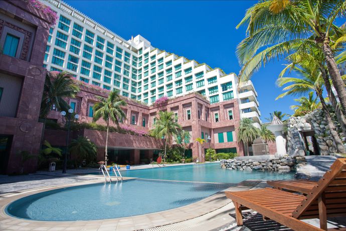 Imagen de la piscina del Hotel Naruwan Inn. Foto 17