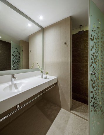 Imagen de la habitación del Hotel Narvil Conference And Spa. Foto 9