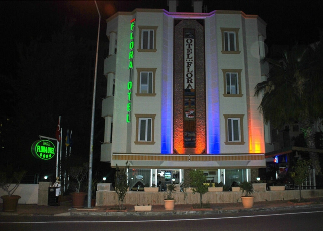 Imagen de los exteriores del Hotel Nasa Flora. Foto 7