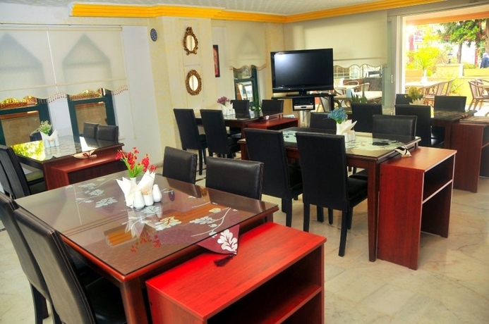 Imagen del bar/restaurante del Hotel Nasa Flora. Foto 4