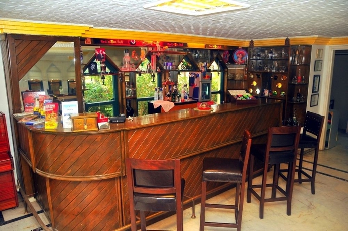 Imagen del bar/restaurante del Hotel Nasa Flora. Foto 5