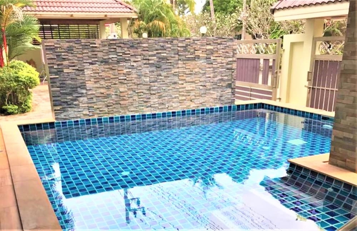 Imagen de la piscina del Hotel Nasa Hotel. Foto 19