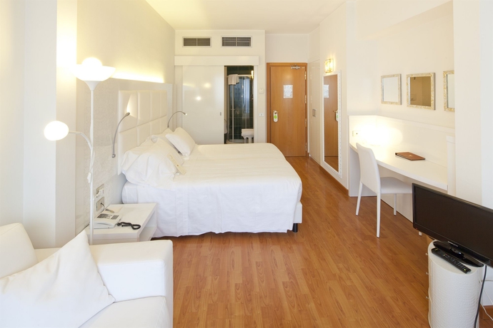 Imagen de la habitación del Hotel Nasco. Foto 5