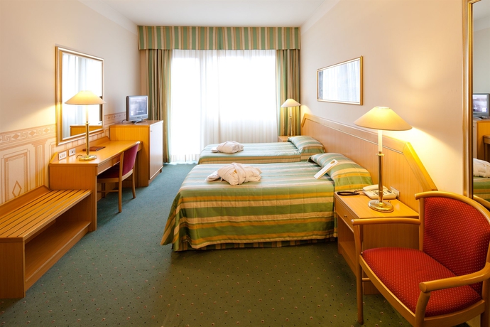 Imagen de la habitación del Hotel Nasco. Foto 11