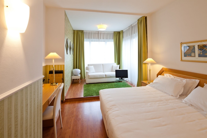 Imagen de la habitación del Hotel Nasco. Foto 12