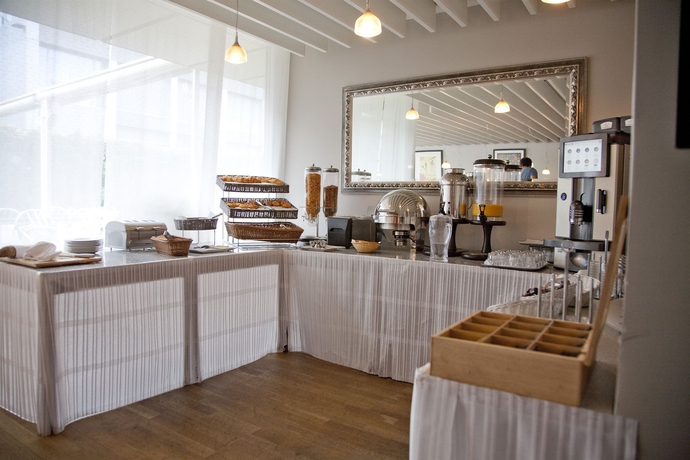 Imagen del bar/restaurante del Hotel Nash Airport. Foto 6