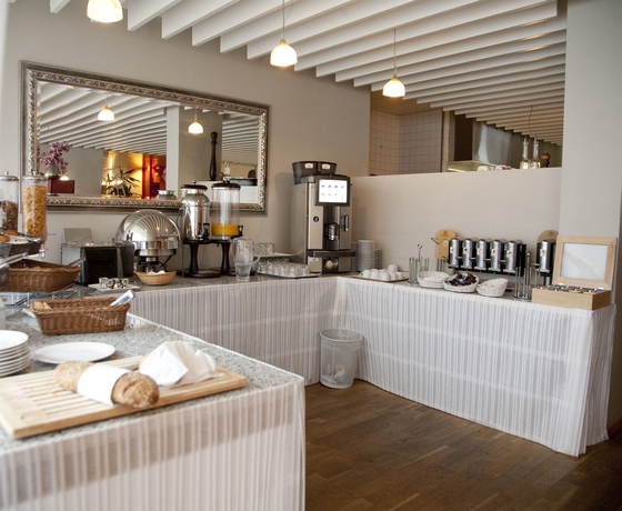 Imagen del bar/restaurante del Hotel Nash Airport. Foto 7