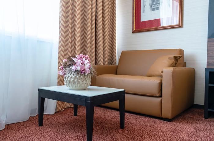 Imagen de la habitación del Hotel Nash Suites Airport. Foto 3