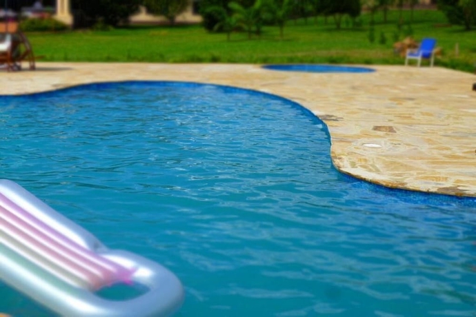 Imagen de la piscina del Hotel Nashera. Foto 19