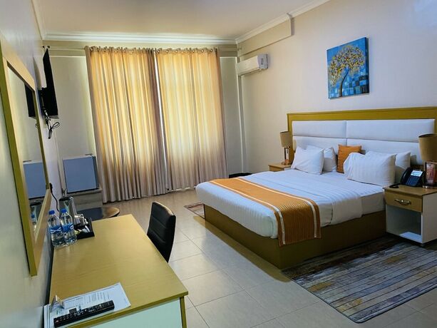 Imagen de la habitación del Hotel Nasheras Dodoma. Foto 10