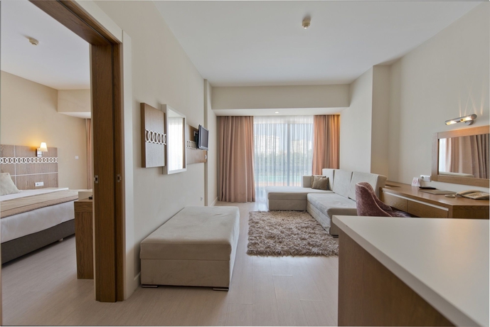 Imagen de los interiores del Hotel Nashira City Resort. Foto 12