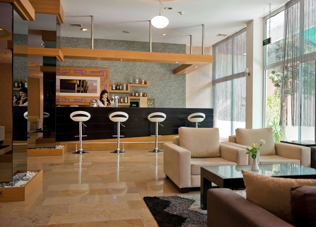 Imagen de los interiores del Hotel Nashira City Resort. Foto 13