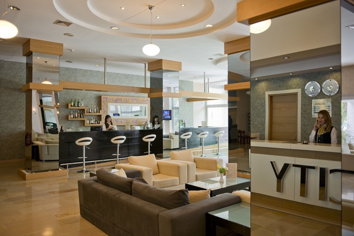 Imagen de los interiores del Hotel Nashira City Resort. Foto 16