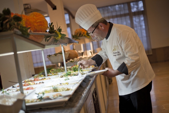 Imagen del bar/restaurante del Hotel Nashira City Resort. Foto 3