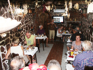 Imagen del bar/restaurante del Hotel Nasho Vruho. Foto 2