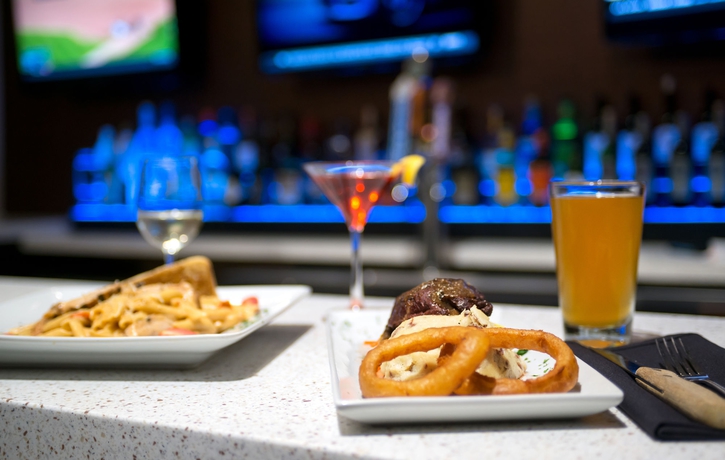 Imagen del bar/restaurante del Hotel Nashville Airport Marriott. Foto 2