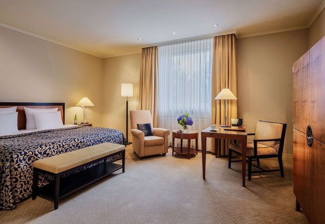 Imagen de la habitación del Hotel Nassauer Hof, Wiesbaden. Foto 3