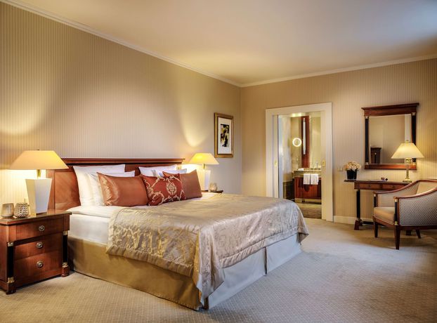 Imagen de la habitación del Hotel Nassauer Hof, Wiesbaden. Foto 12