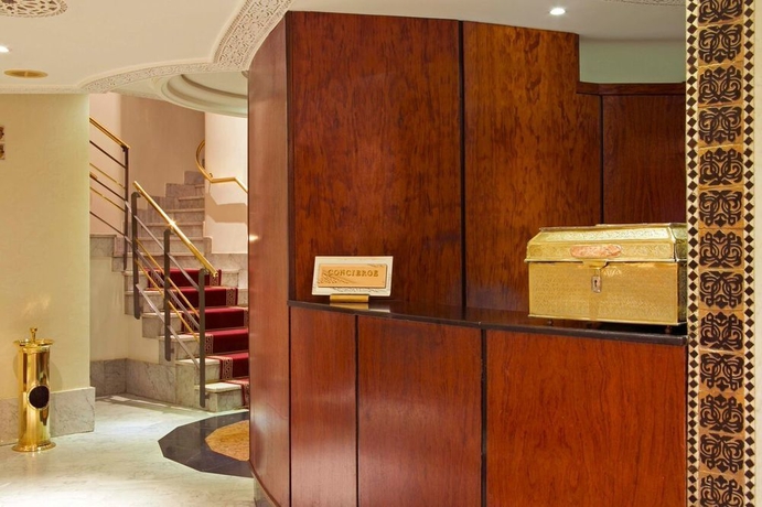 Imagen de los interiores del Hotel Nassim. Foto 13