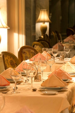 Imagen del bar/restaurante del Hotel Nassim. Foto 3