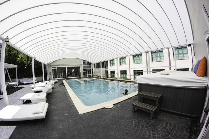 Imagen de la piscina del Hotel Nastasi Hotel & SPA. Foto 17