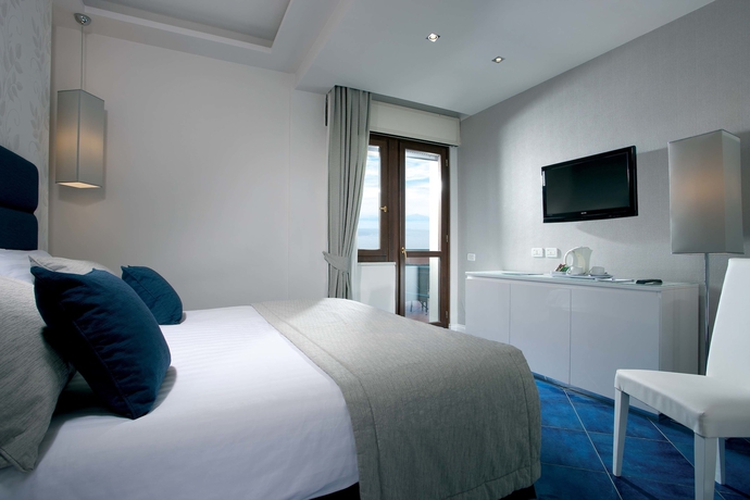 Imagen de la habitación del Hotel Nastro Azzurro Resort. Foto 2