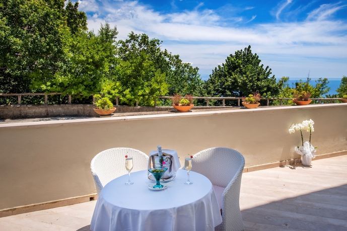 Imagen de la habitación del Hotel Nastro Azzurro Resort. Foto 10