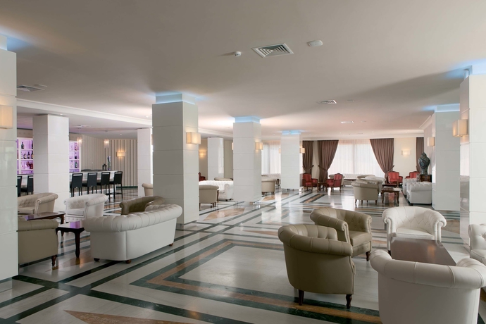 Imagen de los interiores del Hotel Nastro Azzurro Resort. Foto 18