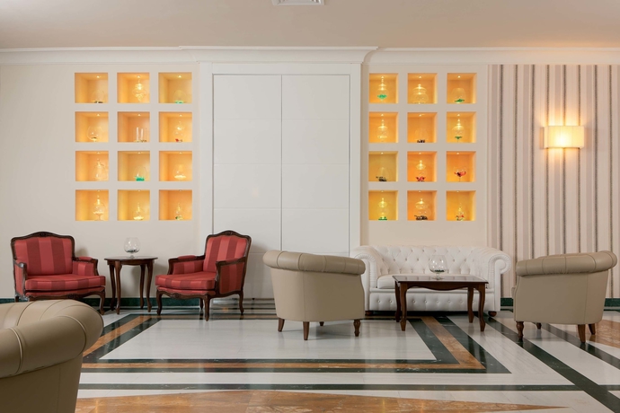Imagen de los interiores del Hotel Nastro Azzurro Resort. Foto 19