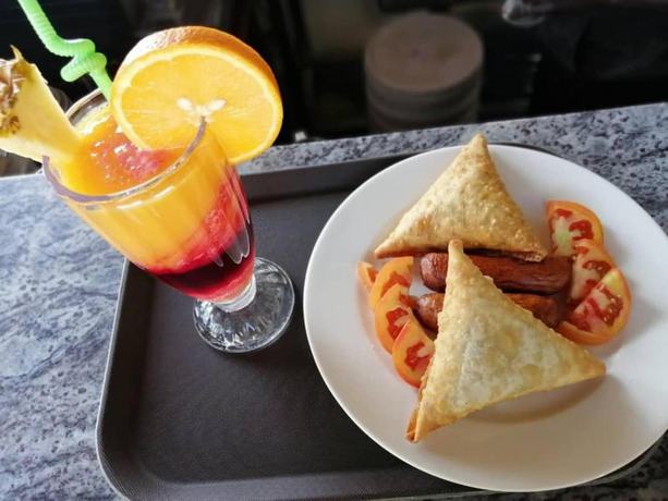 Imagen del bar/restaurante del Hotel Nataahas. Foto 6