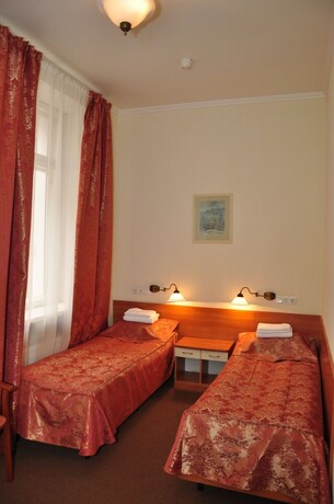 Imagen de la habitación del Hotel Natali. Foto 11