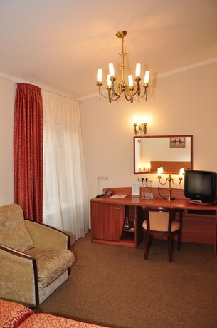 Imagen de la habitación del Hotel Natali. Foto 12