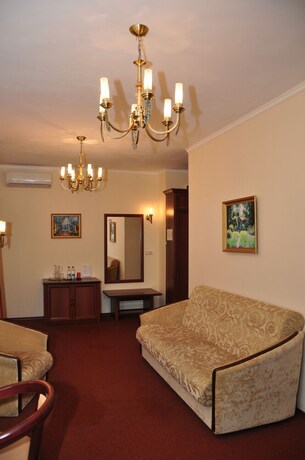 Imagen de la habitación del Hotel Natali. Foto 14