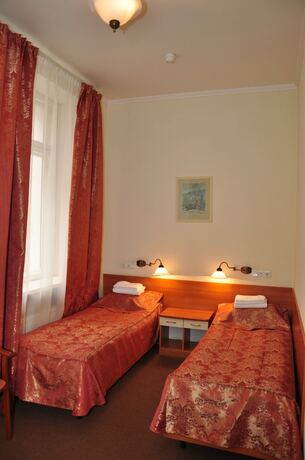 Imagen de la habitación del Hotel Natali. Foto 19