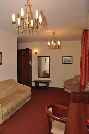 Imagen de la habitación del Hotel Natali. Foto 31