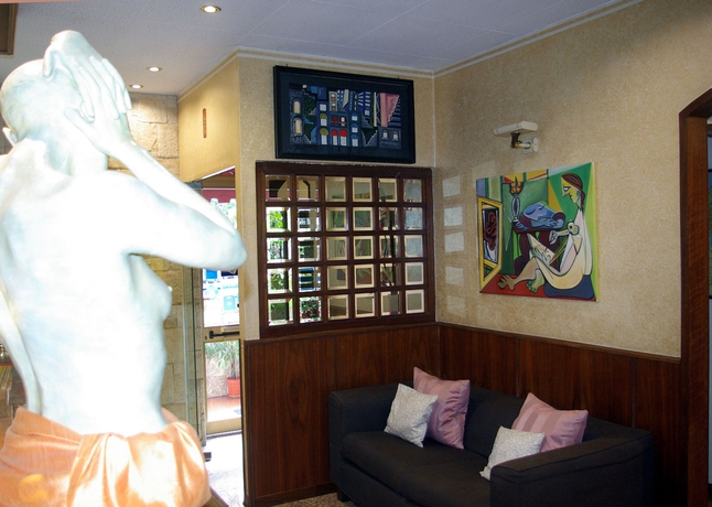 Imagen de los interiores del Hotel Natalina. Foto 7