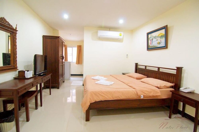 Imagen de la habitación del Hotel Natee Place. Foto 10
