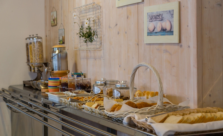 Imagen del bar/restaurante del Hotel Nathalie. Foto 6