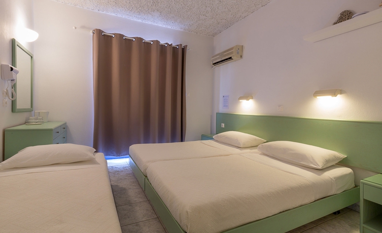 Imagen de la habitación del Hotel Nathalie. Foto 9