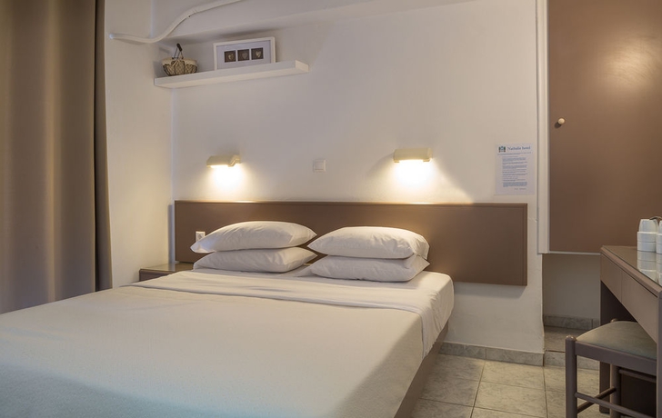 Imagen de la habitación del Hotel Nathalie. Foto 13