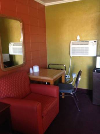 Imagen de la habitación del Hotel National 9 Inn Farmington. Foto 2