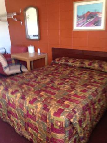 Imagen de la habitación del Hotel National 9 Inn Farmington. Foto 4