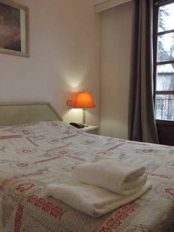 Imagen de la habitación del Hotel National, Alpes Franceses. Foto 3