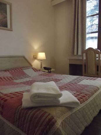 Imagen de la habitación del Hotel National, Alpes Franceses. Foto 5