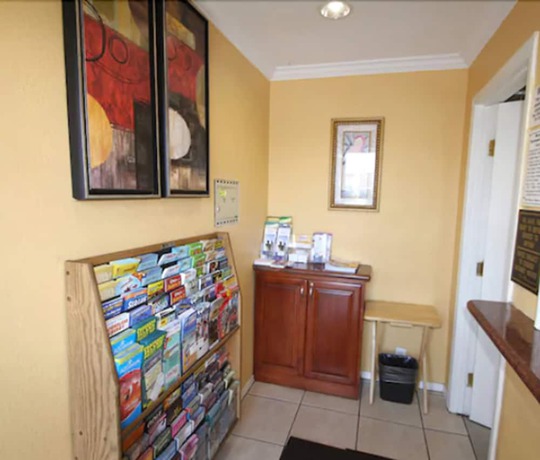 Imagen de los interiores del Hotel National City Motel. Foto 17