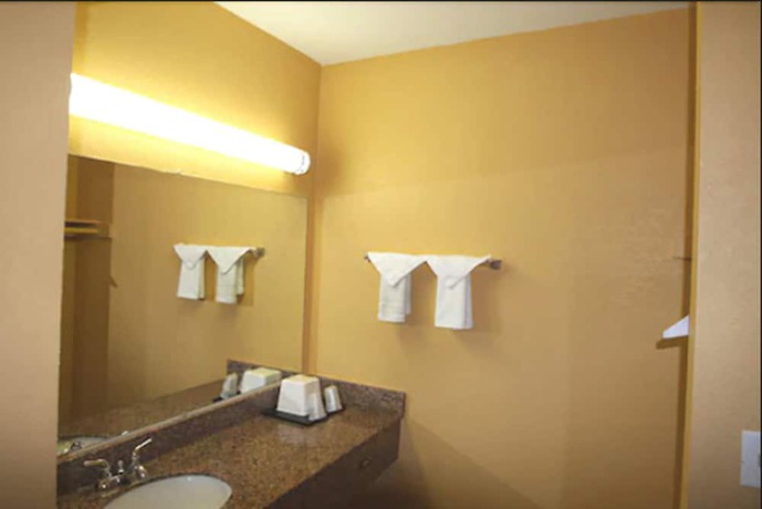 Imagen de la habitación del Hotel National City Motel. Foto 13