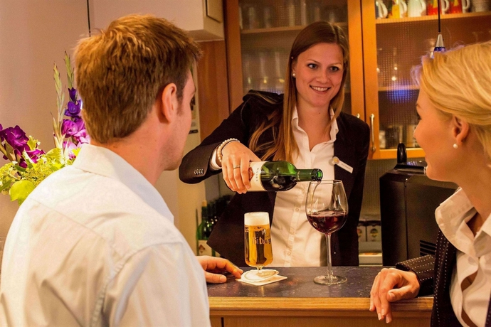 Imagen del bar/restaurante del Hotel National Düsseldorf. Foto 2