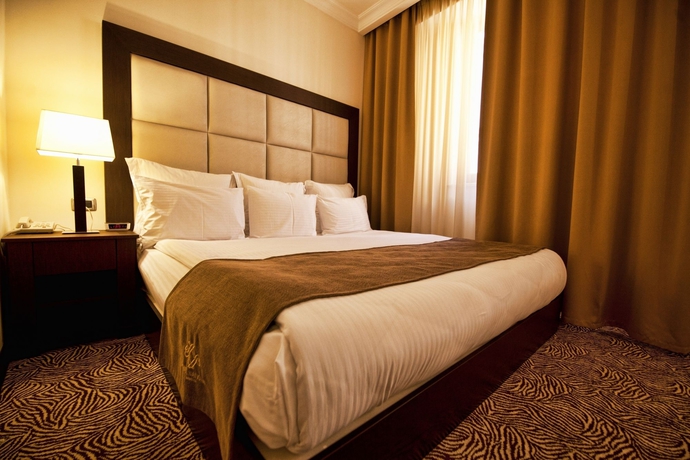 Imagen de la habitación del Hotel National, Ereván. Foto 4