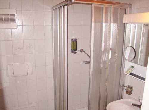 Imagen de la habitación del Hotel National, FRUTIGEN. Foto 8
