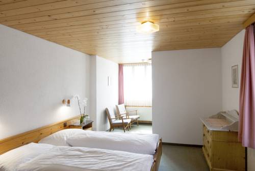 Imagen de la habitación del Hotel National, FRUTIGEN. Foto 12